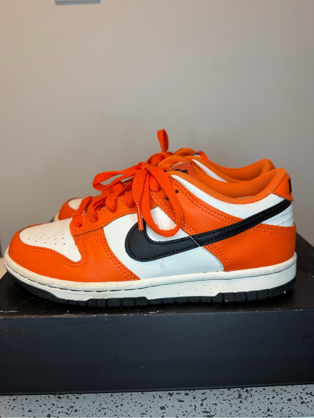 Nike Kids Orange, White & Black Low-Top Sneakers